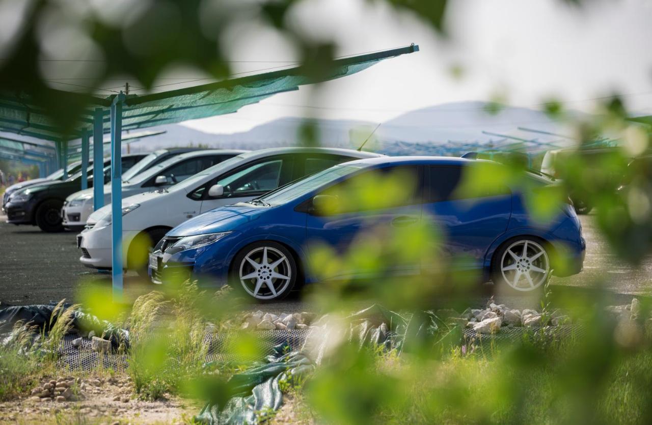 Lupa Tent Budakalász Eksteriør bilde